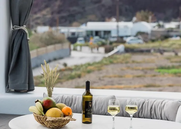 Red Beach Harmony Suites Modestos